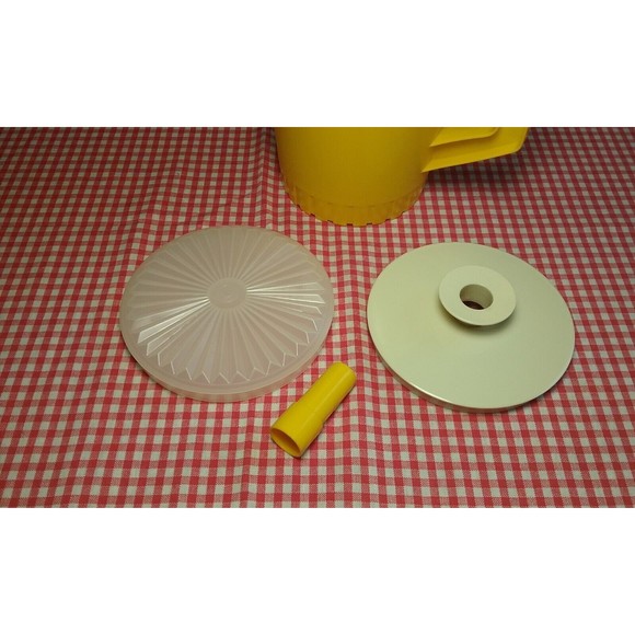 Vintage Yellow Tupperware Pitcher #874-14 With Lid Made in USA Estate Find - Picture 3 of 12